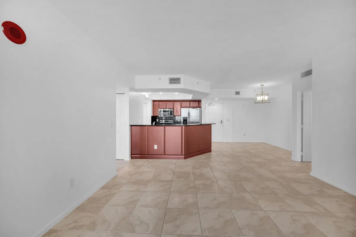The Metropolitan Unit 612 photo 25