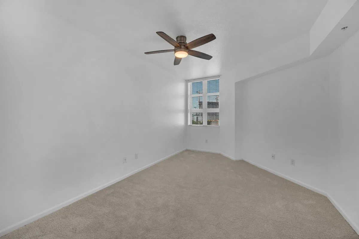 The Metropolitan Unit 612 photo 31