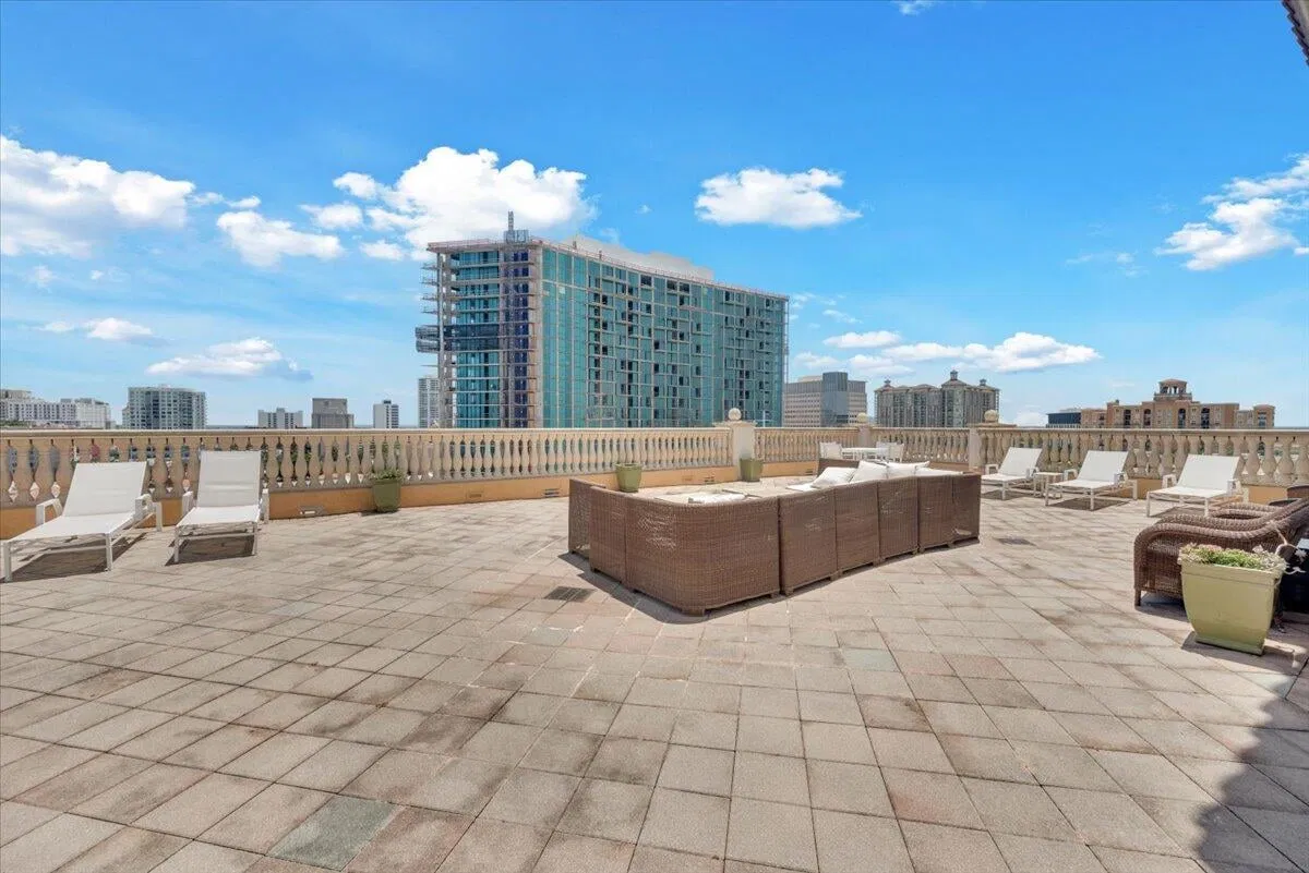 The Metropolitan Unit 612 photo 52