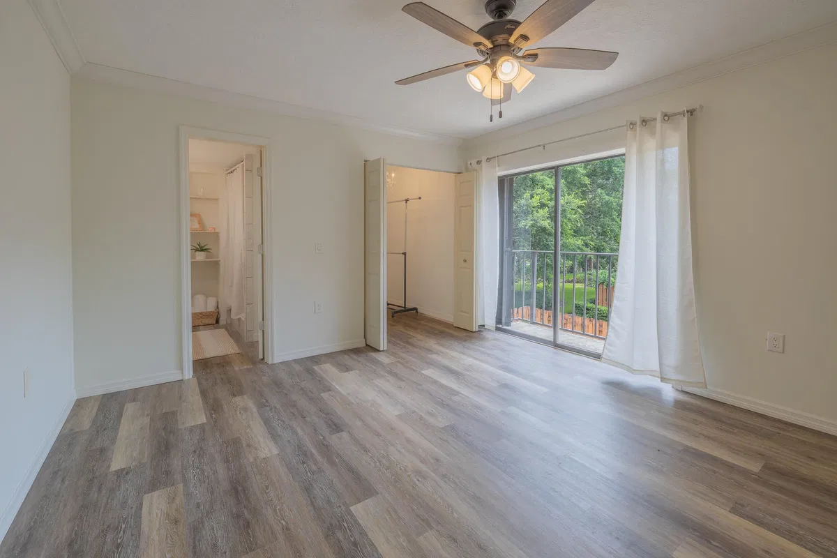 Unit 105 photo 13