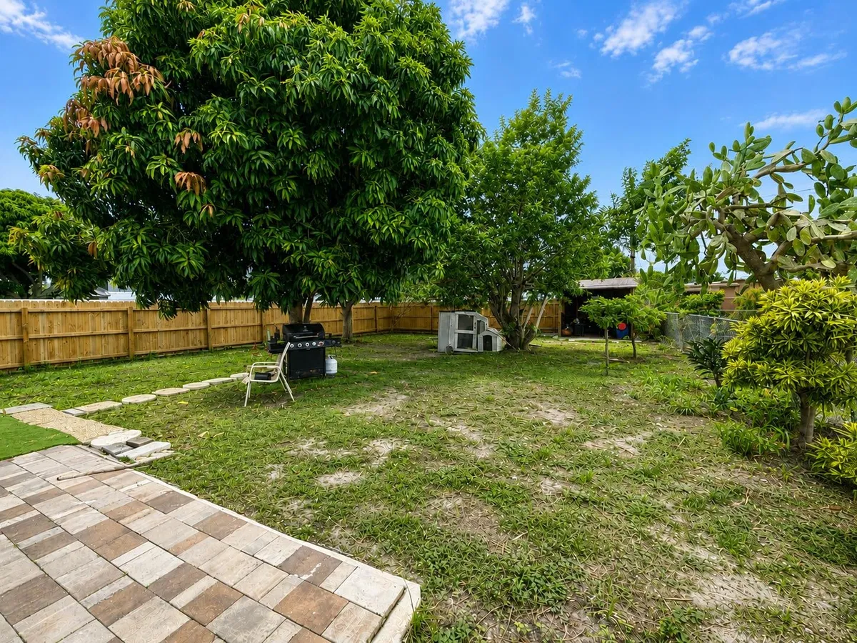 Residence photo 22