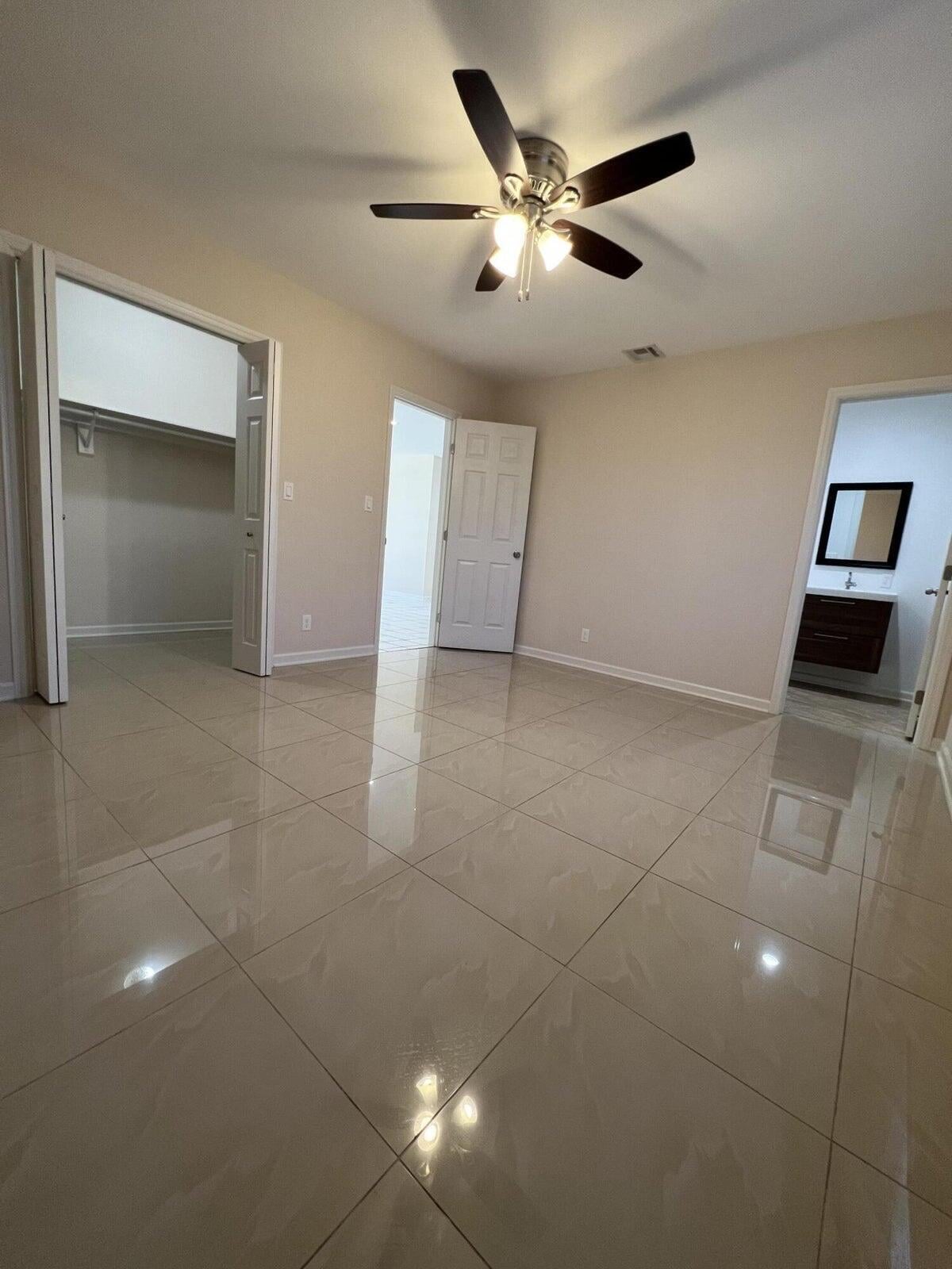 Residence photo 16