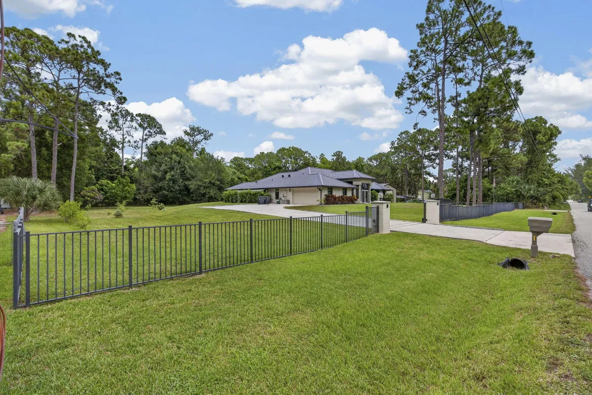 Residence photo 7