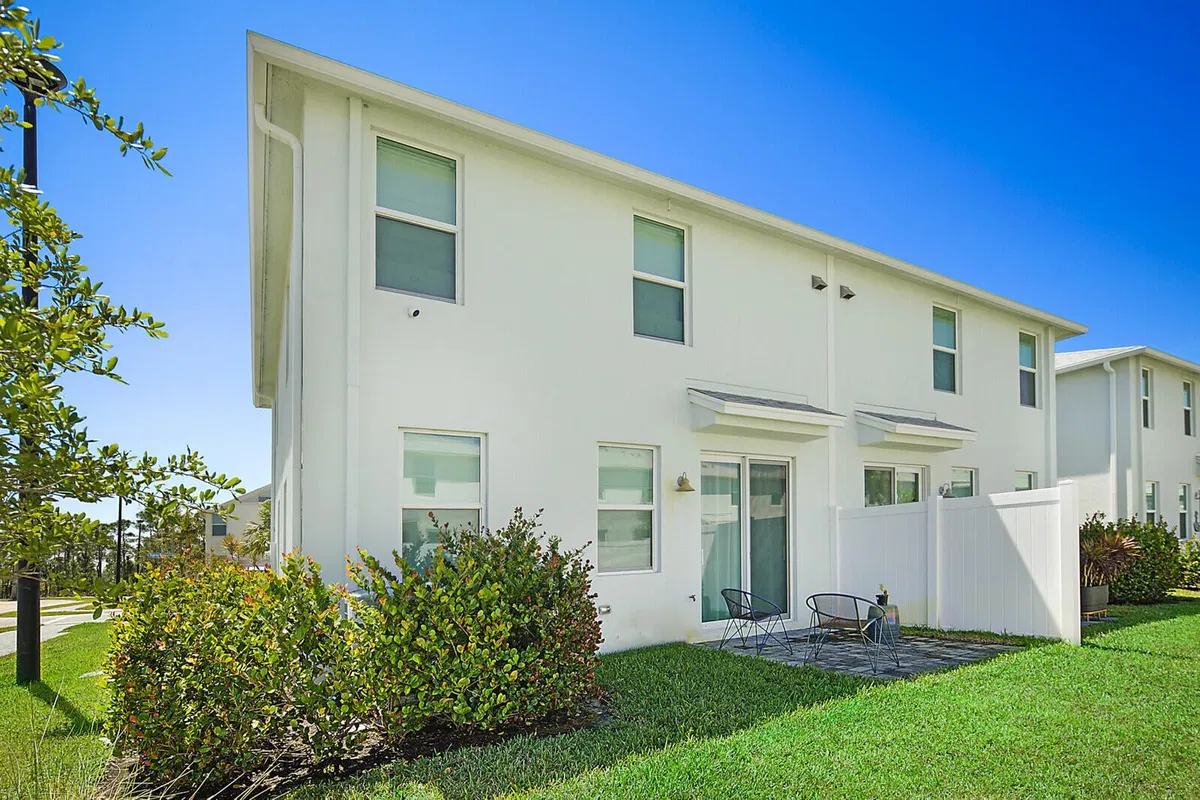 Residence photo 19