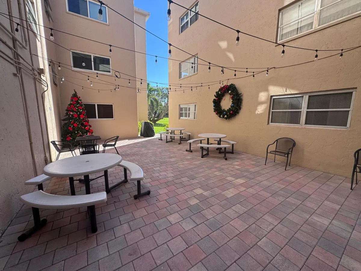 Unit 4030 photo 19