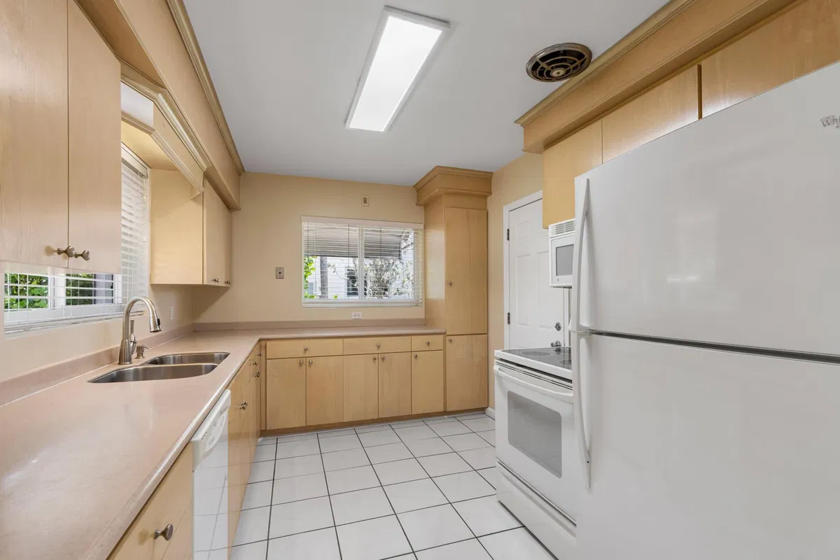 SoSo West Palm Beach Residence photo 16