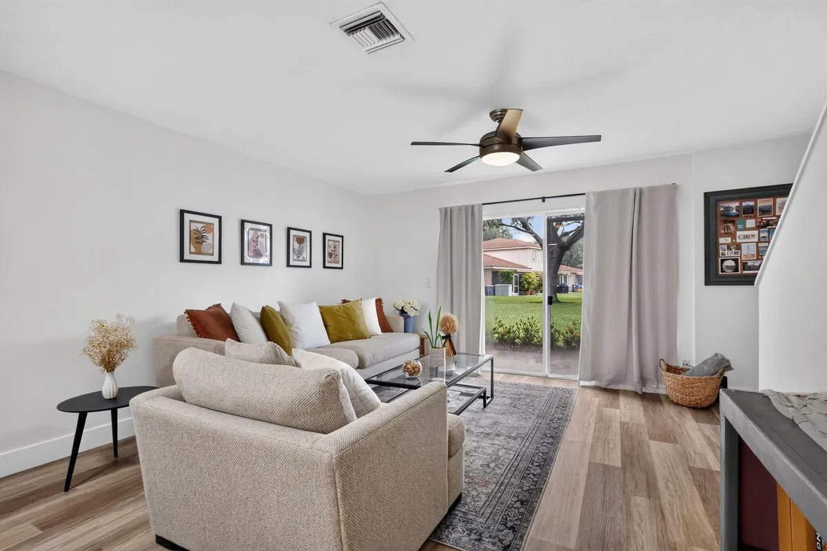 Residence photo 10