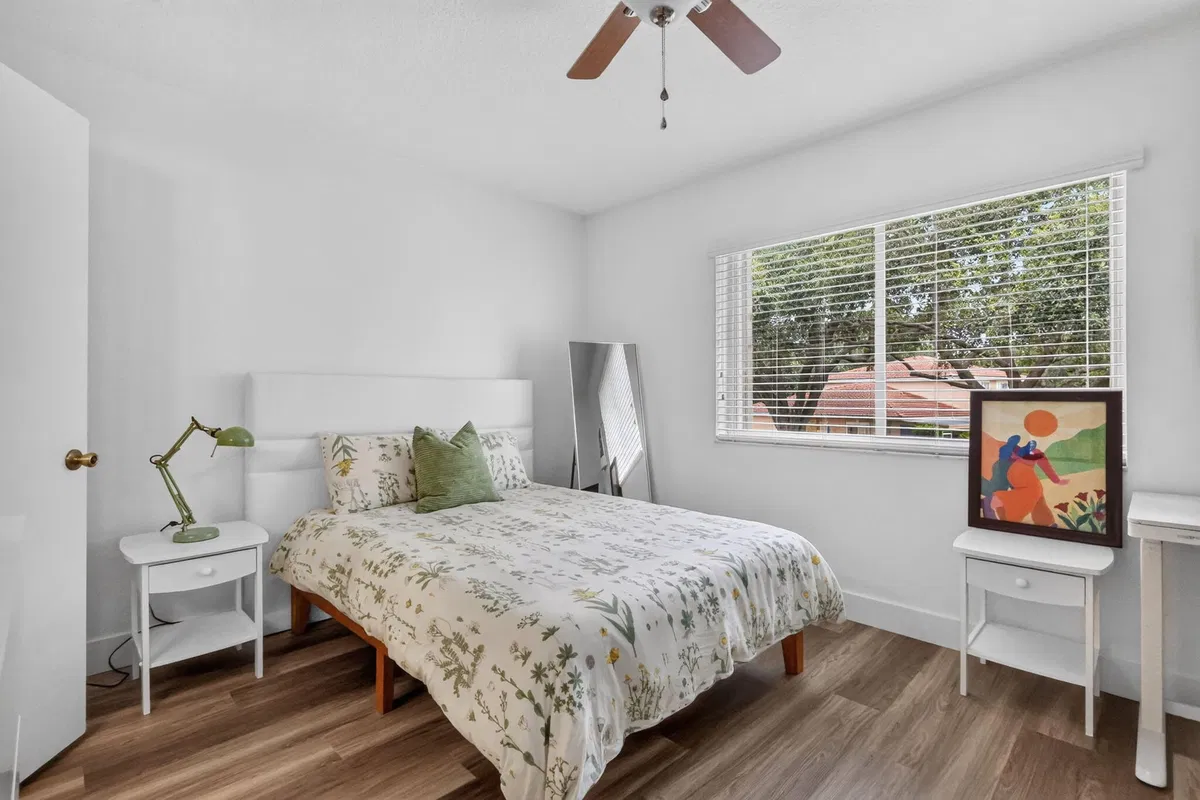 Residence photo 22