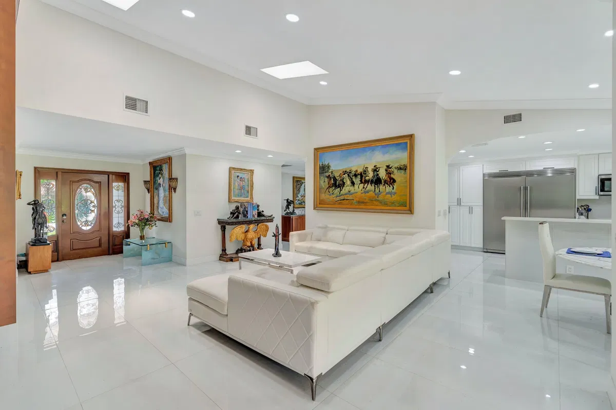 Eastpointe Country Club Residence photo 4