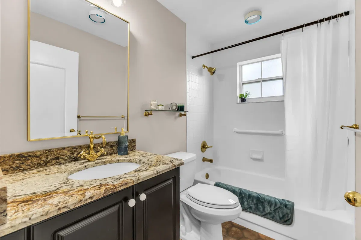 Residence photo 13
