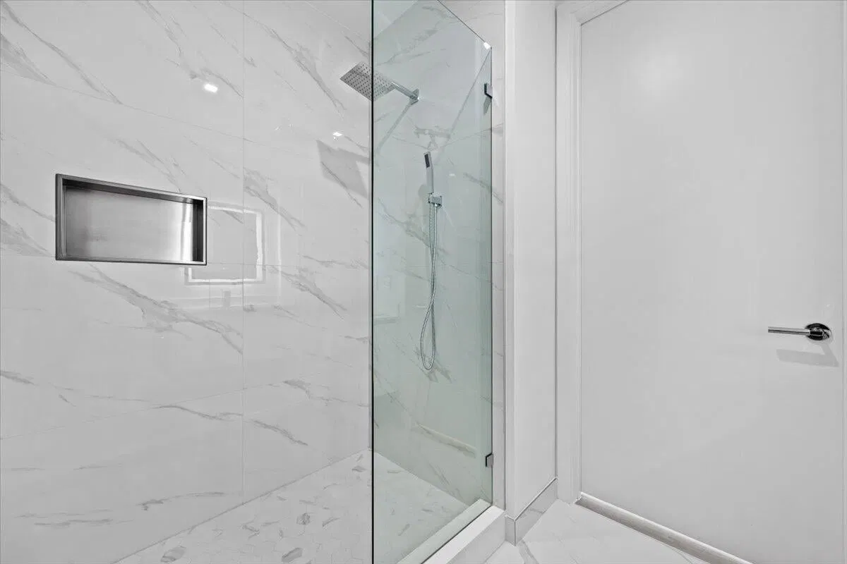 Nautilus 220 Unit 1513 photo 19
