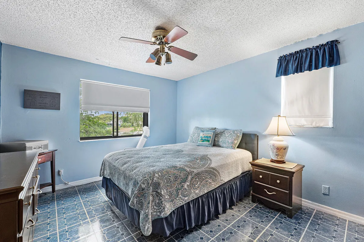 Residence photo 22