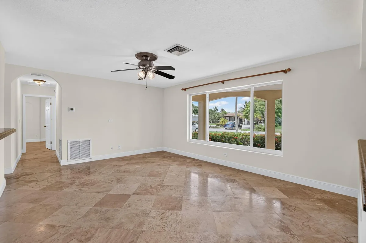  Residence photo 7