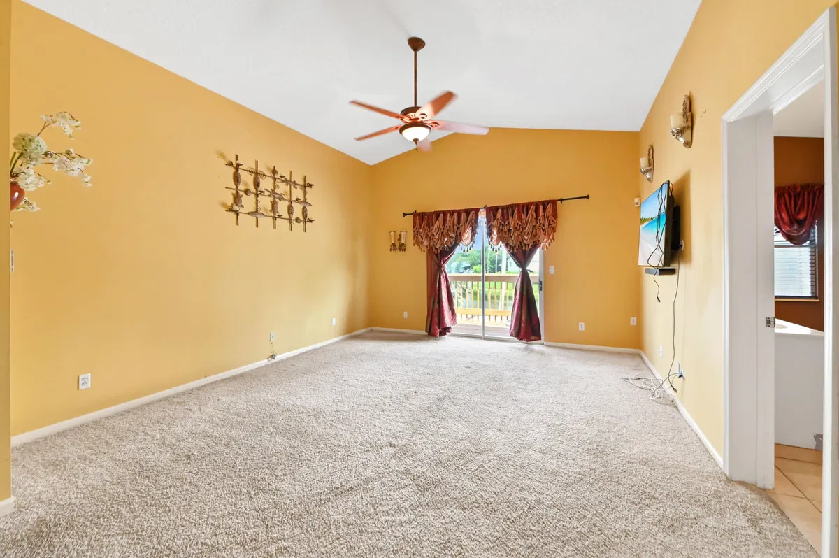 Residence photo 25