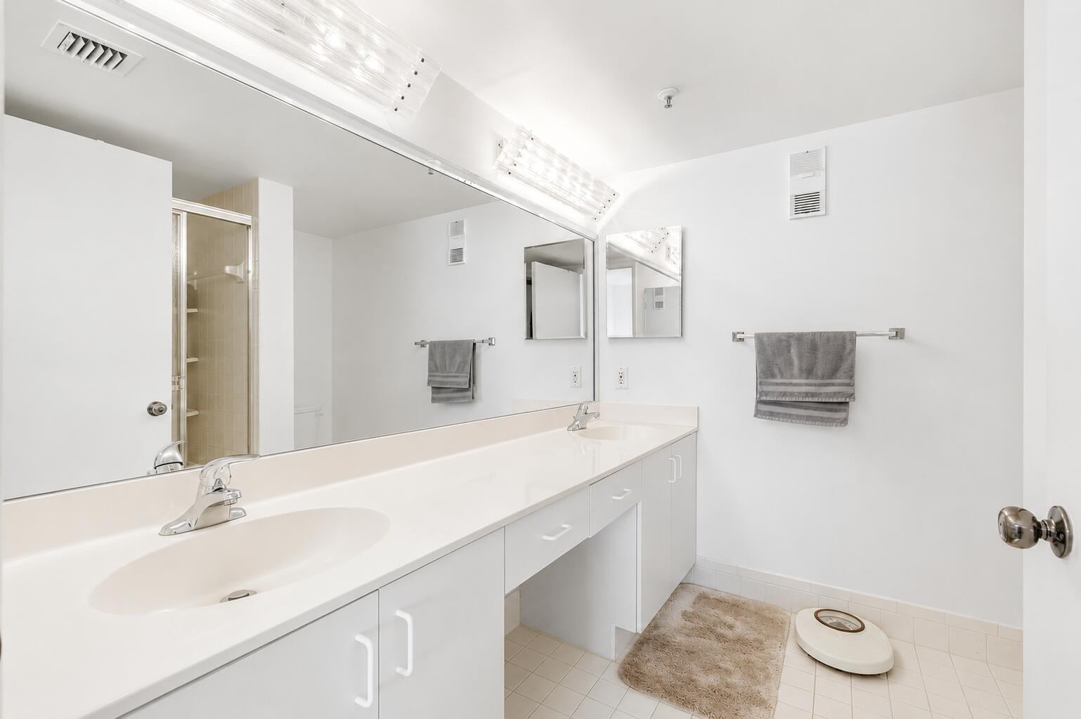 Unit 407 photo 10