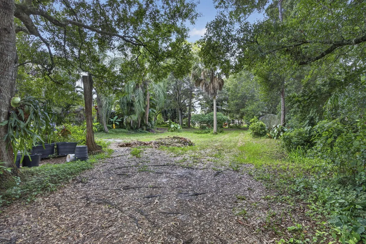  Residence photo 49