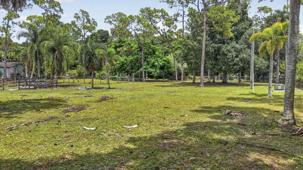  Residence photo 64