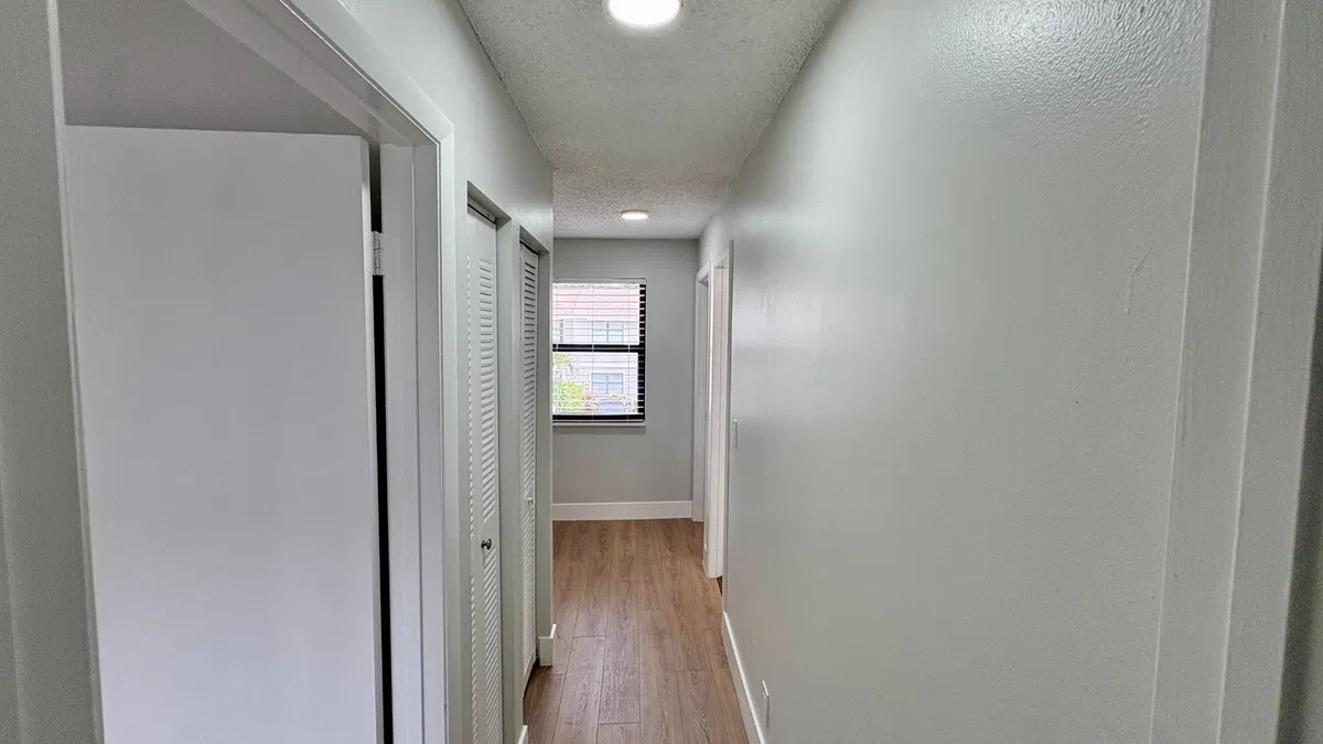 Residence photo 16