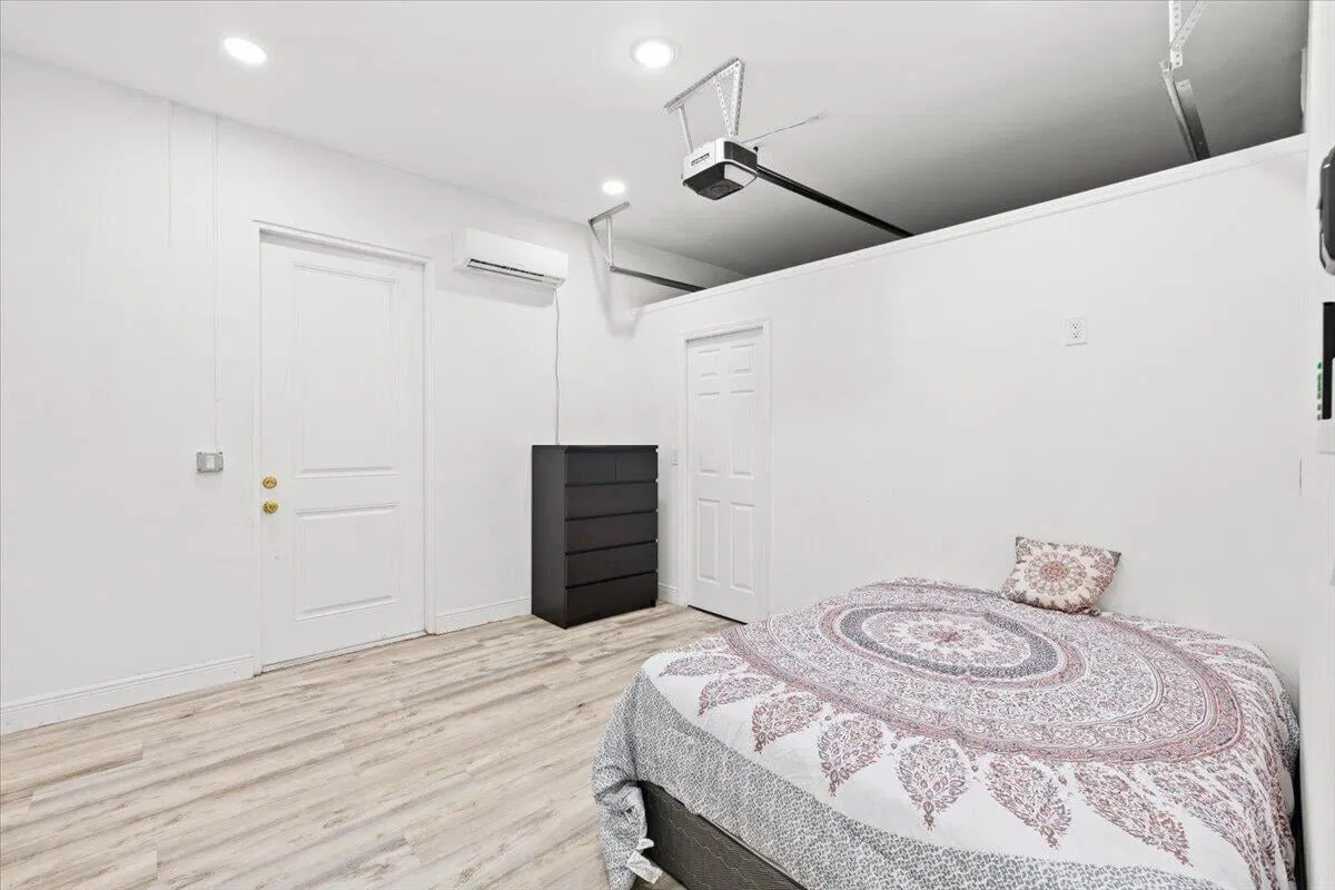 Residence photo 25