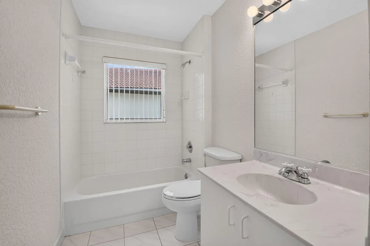 Residence photo 16
