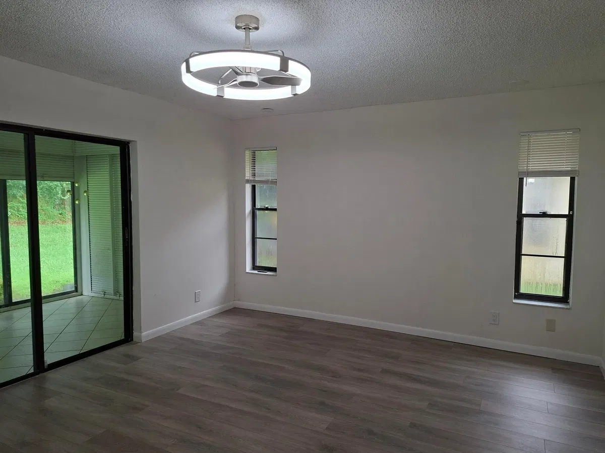 Residence photo 25