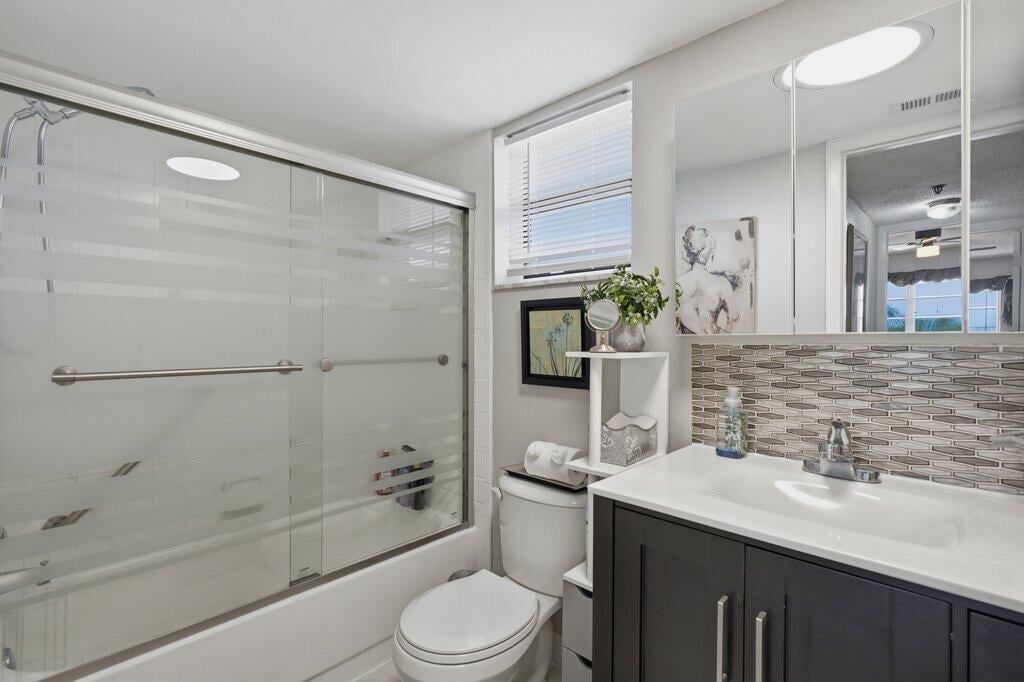 Unit 404 photo 19