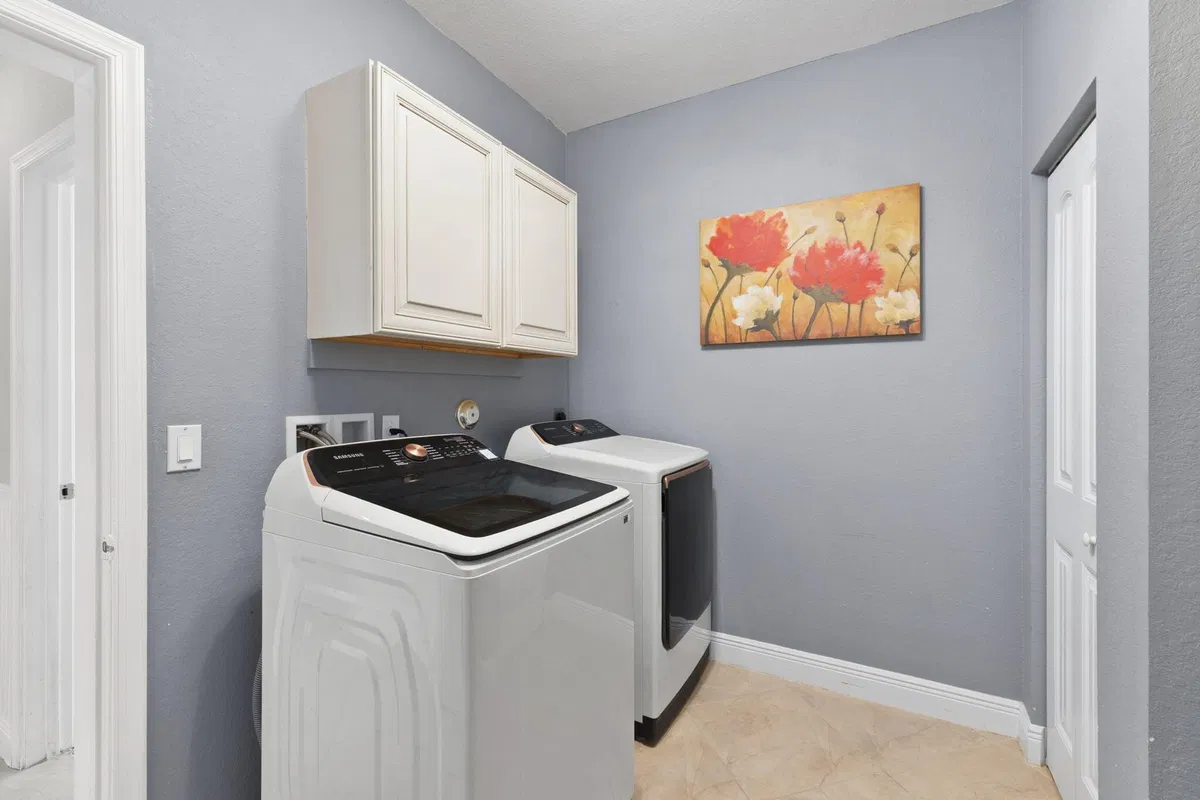 Residence photo 31