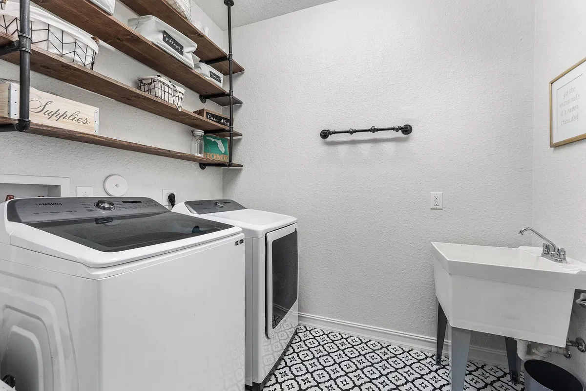 Residence photo 37