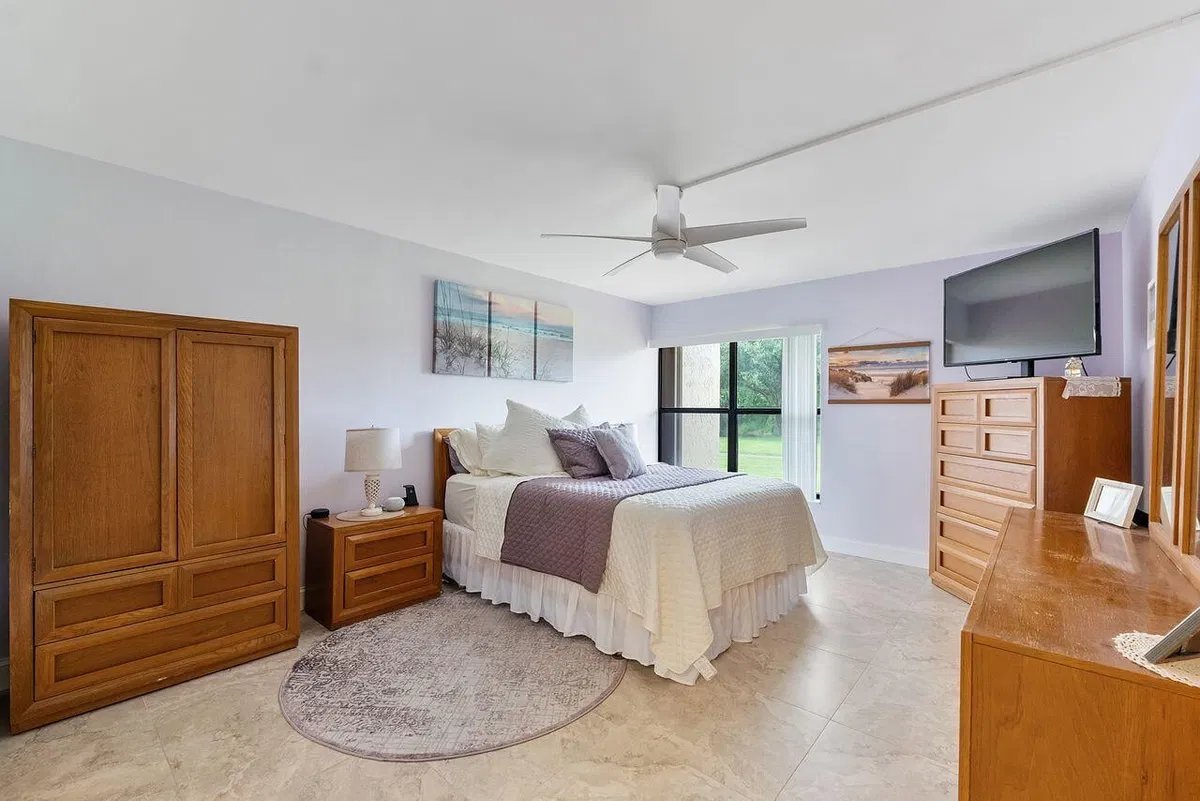 Unit 213 photo 25