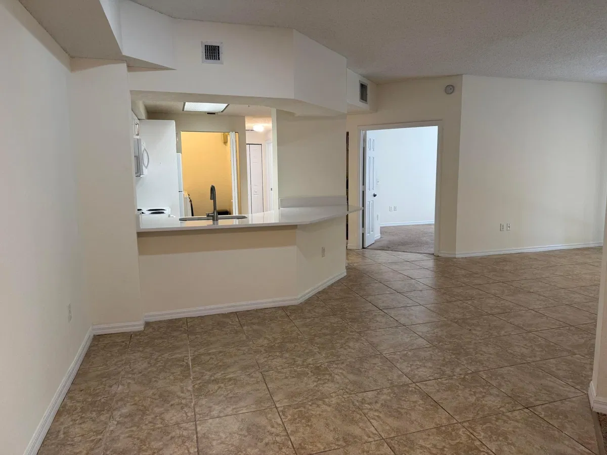 Unit 303 photo 10