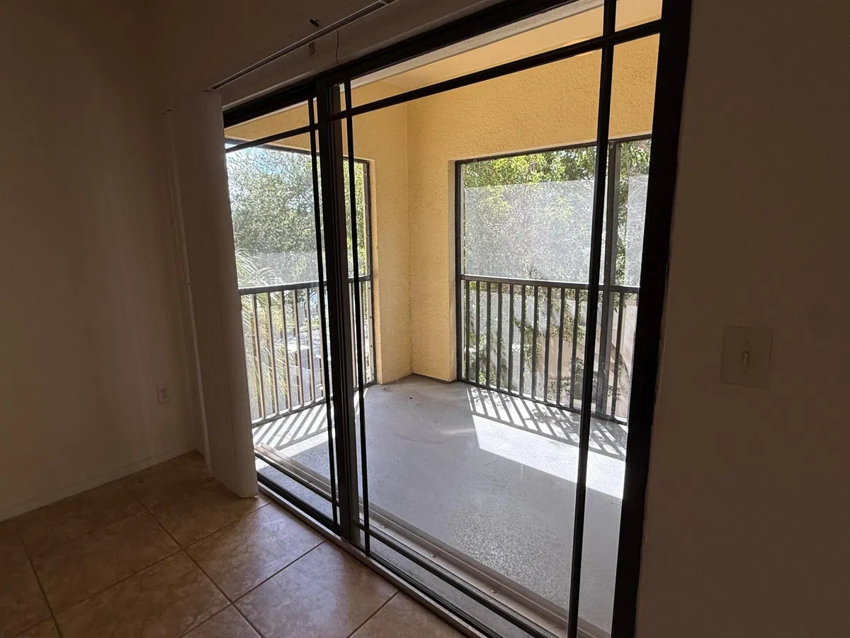 Unit 303 photo 28