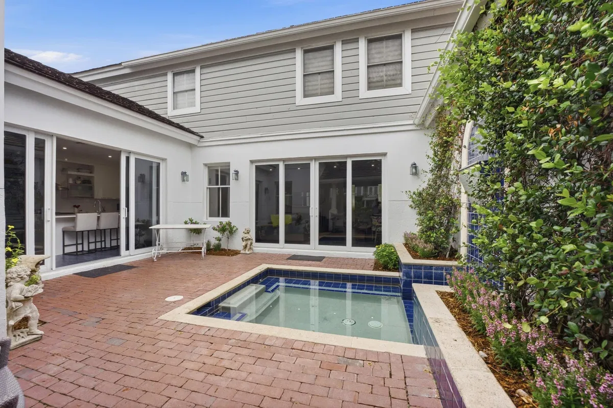 Woodfield Country Club Residence photo 49