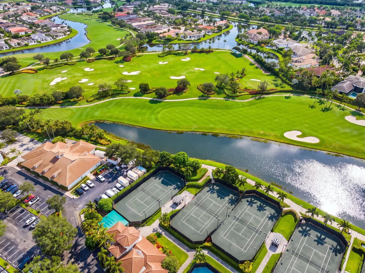 Woodfield Country Club Residence photo 64