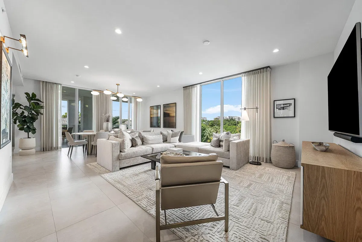 Royal Palm Residences Boca Raton Unit 306 photo 4