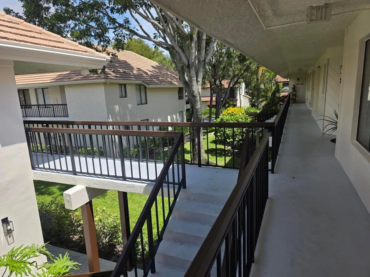 Unit 512 photo 7