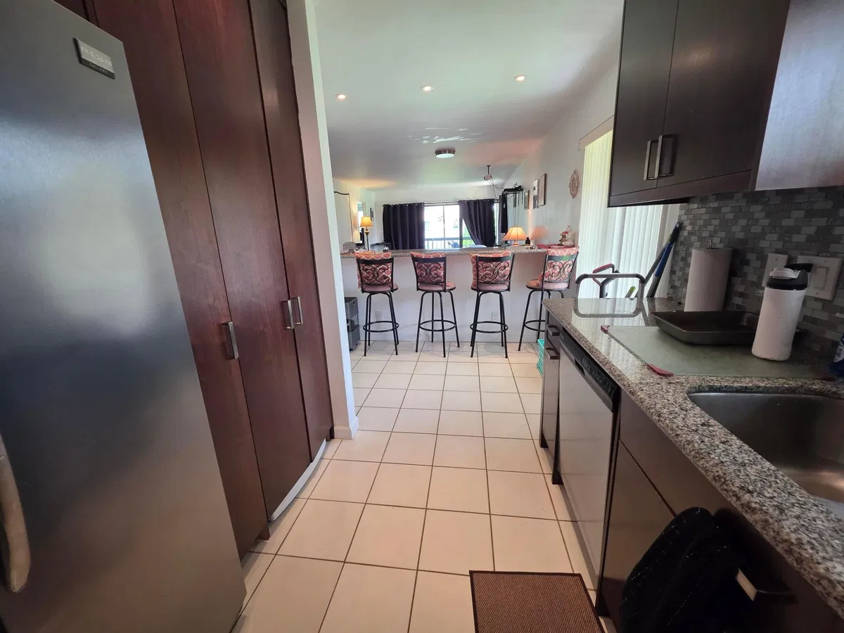 Unit 512 photo 19