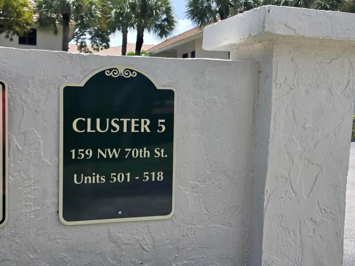 Unit 512 photo 40