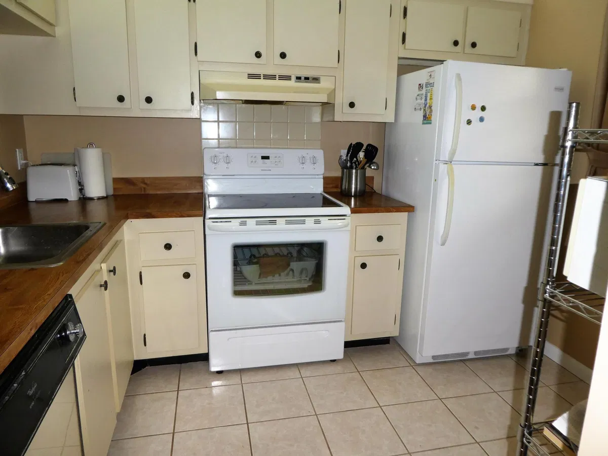Unit 105 photo 4