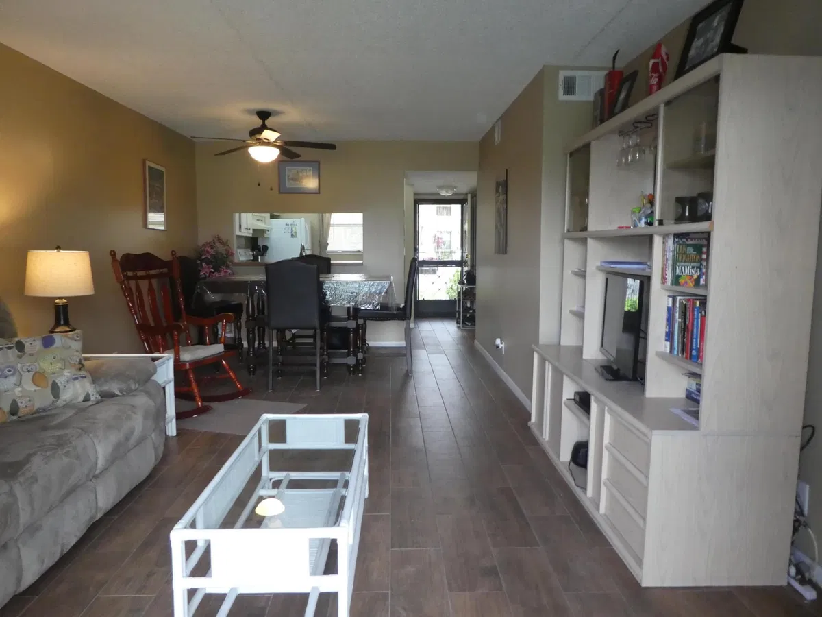 Unit 105 photo 10