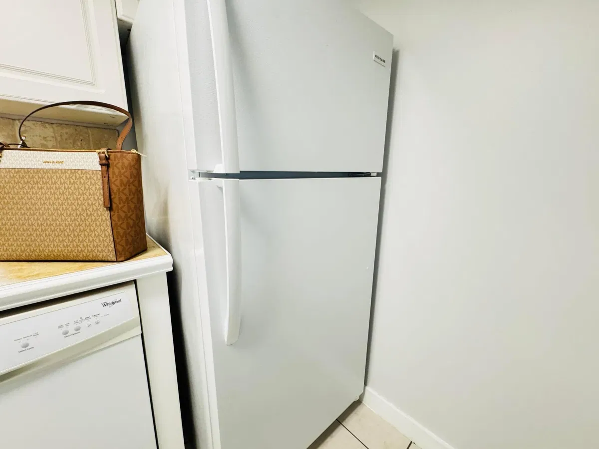 Unit H photo 10