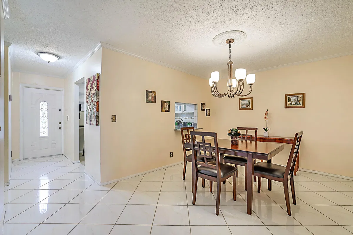 Unit 152 photo 13