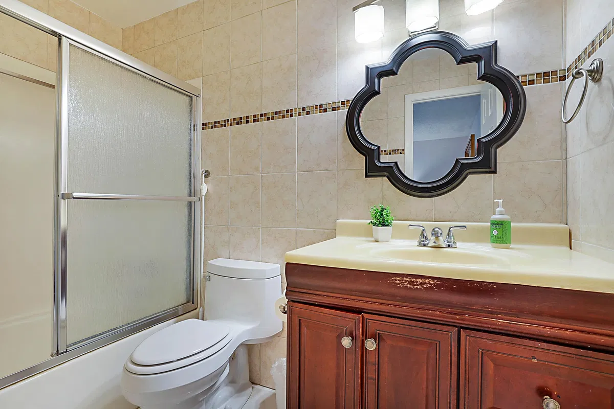 Unit 152 photo 25