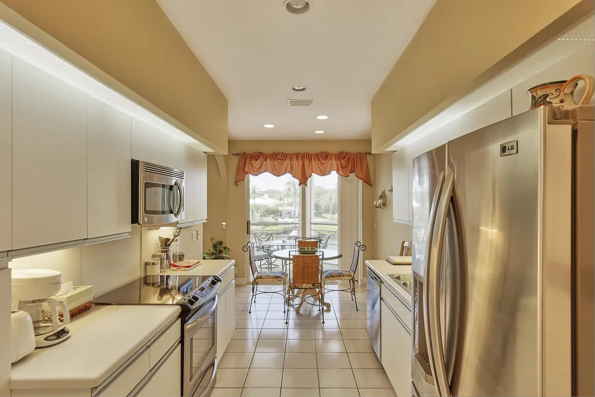 Admirals Cove Residence photo 10