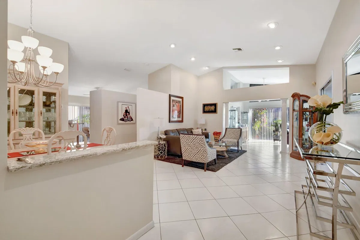 Residence photo 4