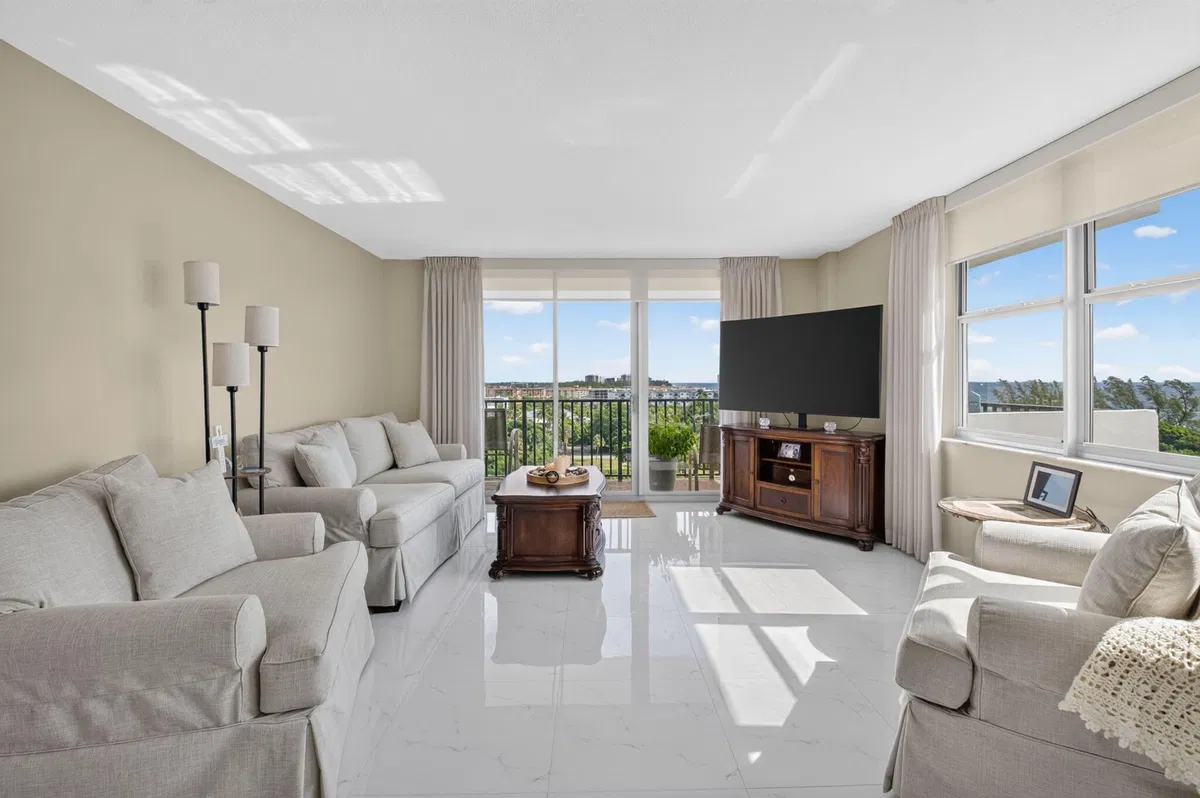 Boca Towers Unit 1008E photo 4