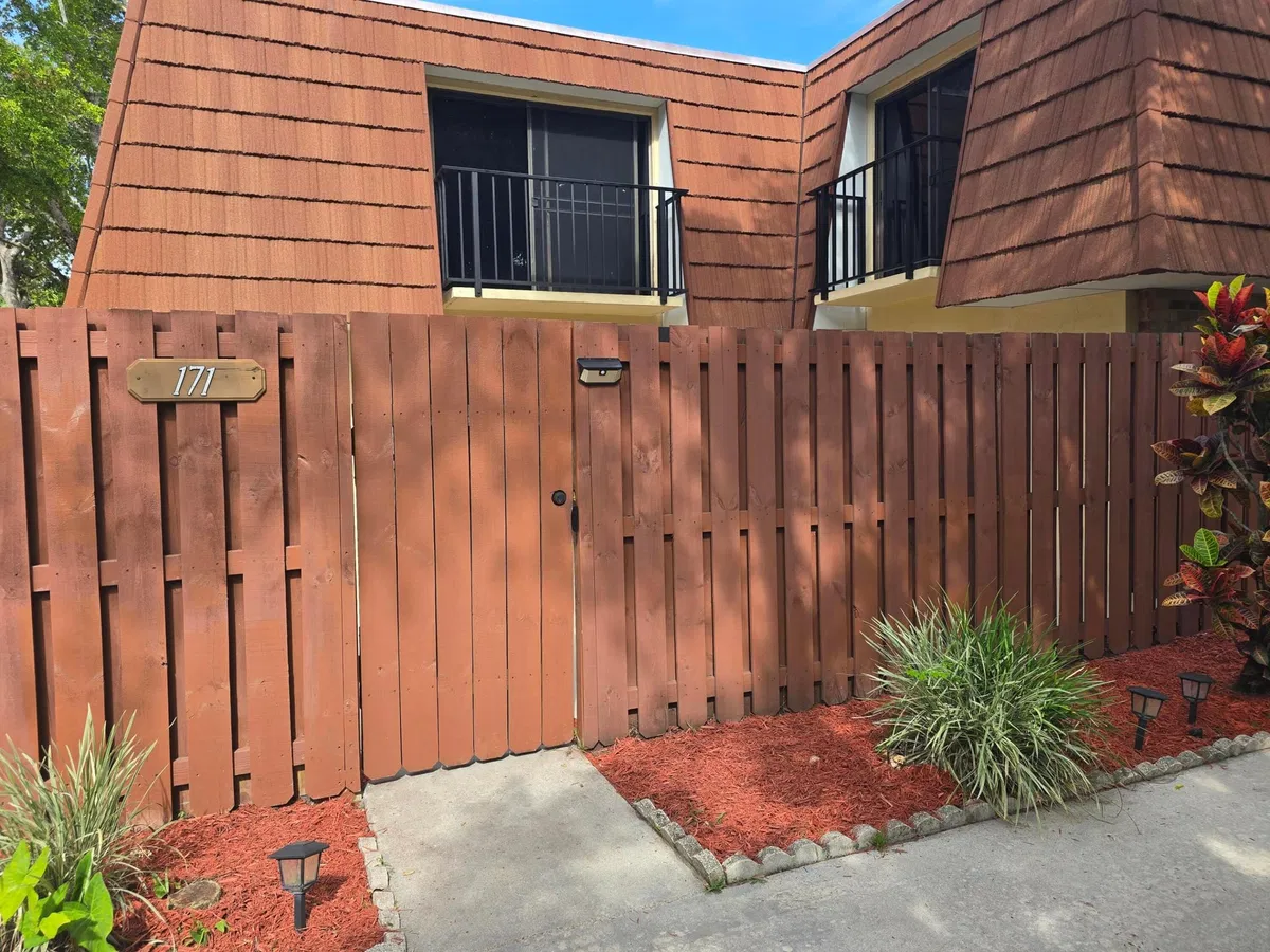 Unit 171 photo 4