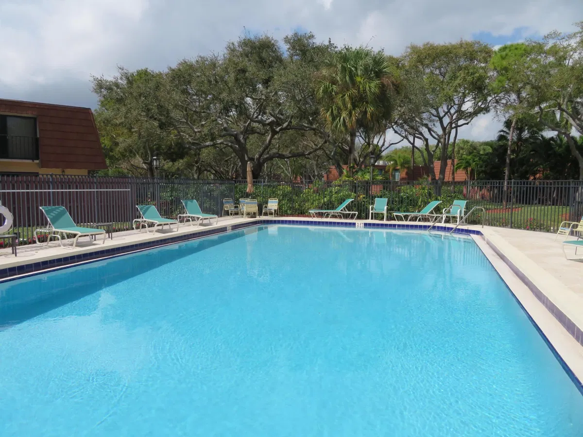 Unit 171 photo 25