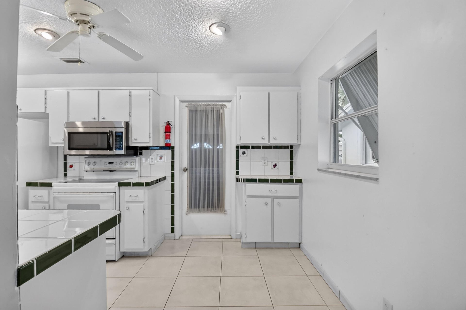 Residence photo 16