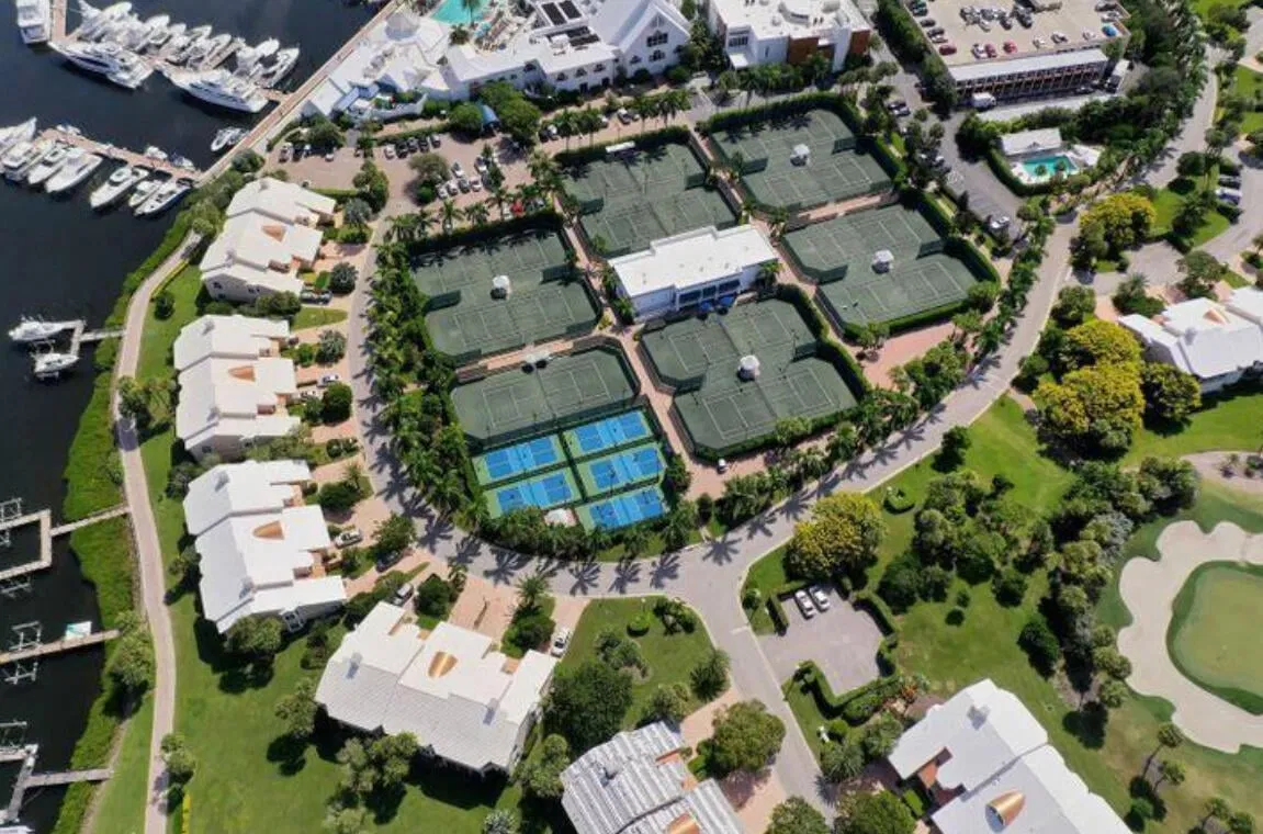 Admirals Cove Residence photo 16