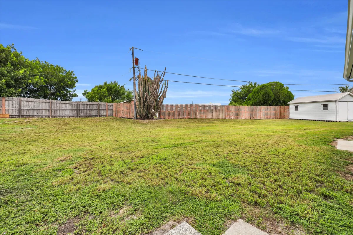 Residence photo 31